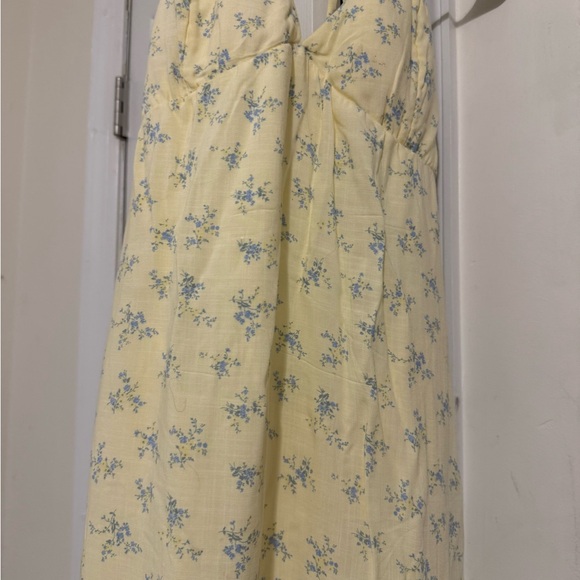 Hollister Butter Yellow Floral Maxi Dress - Picture 8 of 8